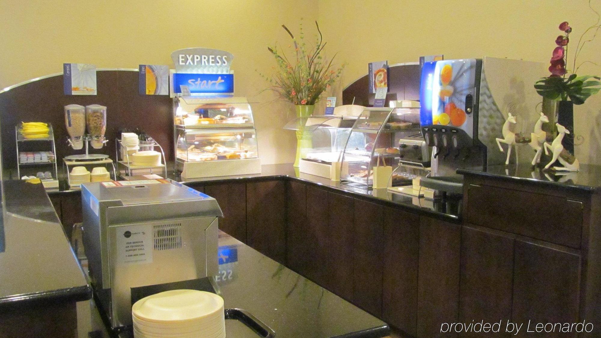 Holiday Inn Express Hotel & Suites Lexington By Ihg Exteriér fotografie